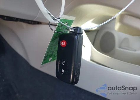 2014 Toyota Prius Three из США, поврежденный, VIN JTDKN3DU8E0374937